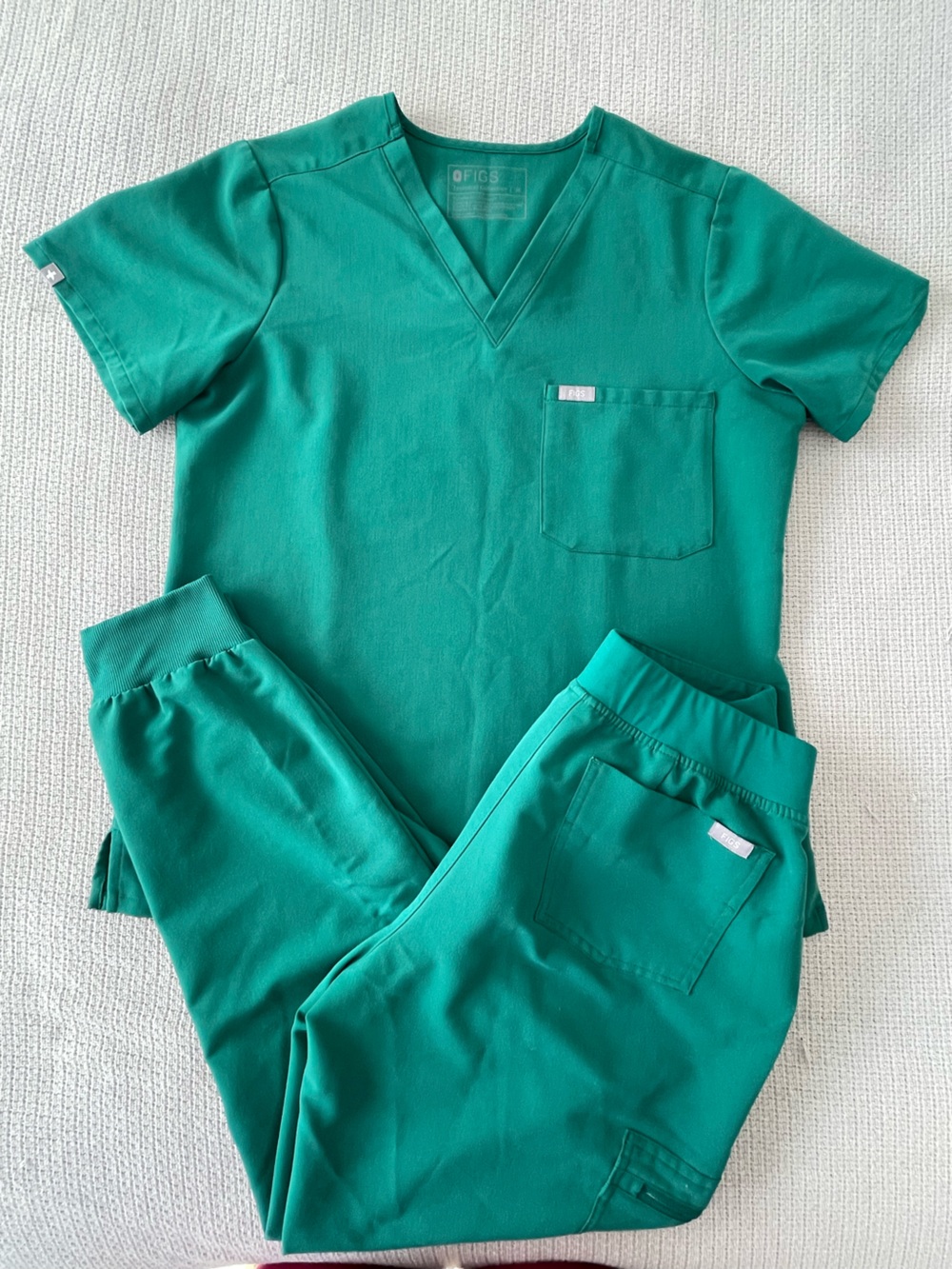 Figs Green Scrub Set Catarina Top (M) and Zamora Joggers (M Petite)